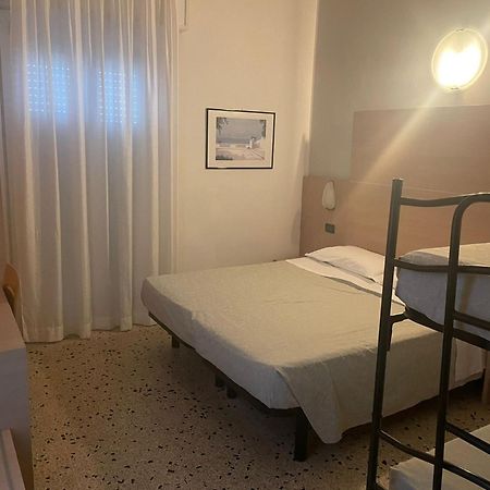 Hotel Veliero Rimini Exteriér fotografie