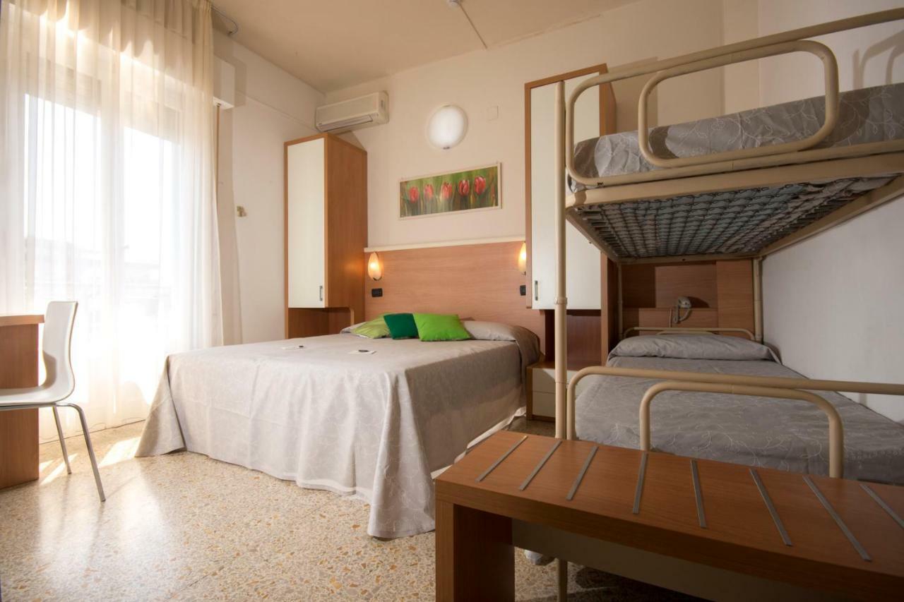 Hotel Veliero Rimini Exteriér fotografie