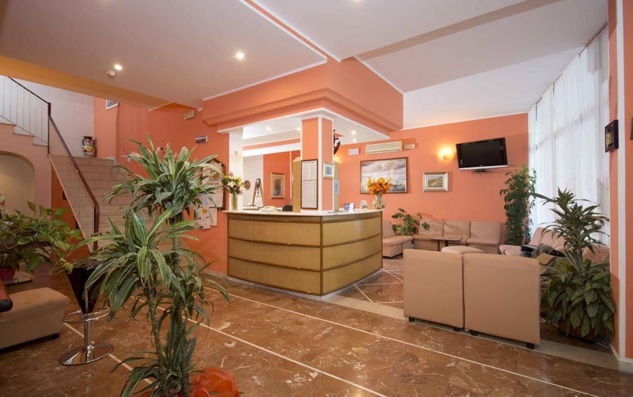 Hotel Veliero Rimini Exteriér fotografie