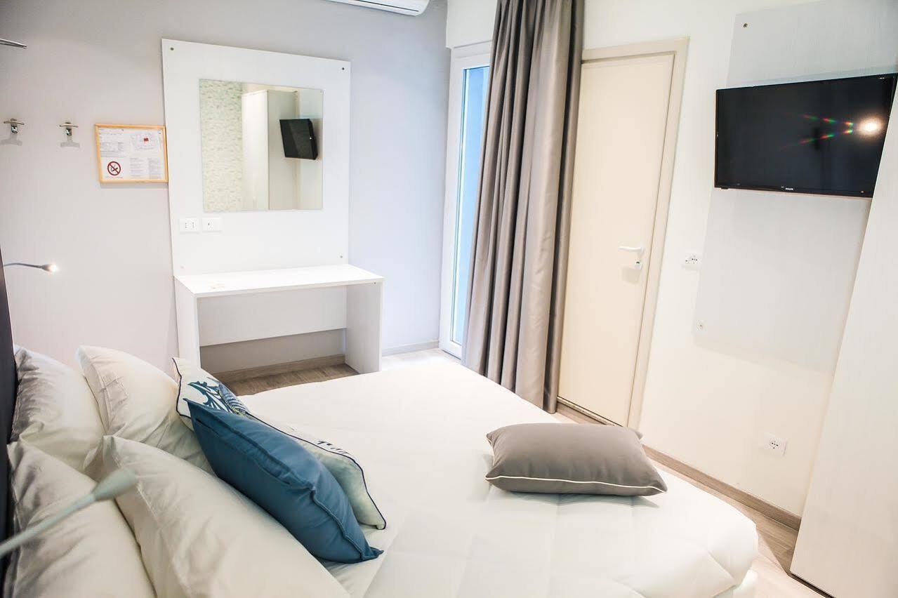 Hotel Veliero Rimini Exteriér fotografie